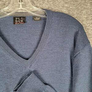 Jos A. Bank Signature Sweater Mens XL Navy Blue V-Neck Pullover 100% Merino Wool